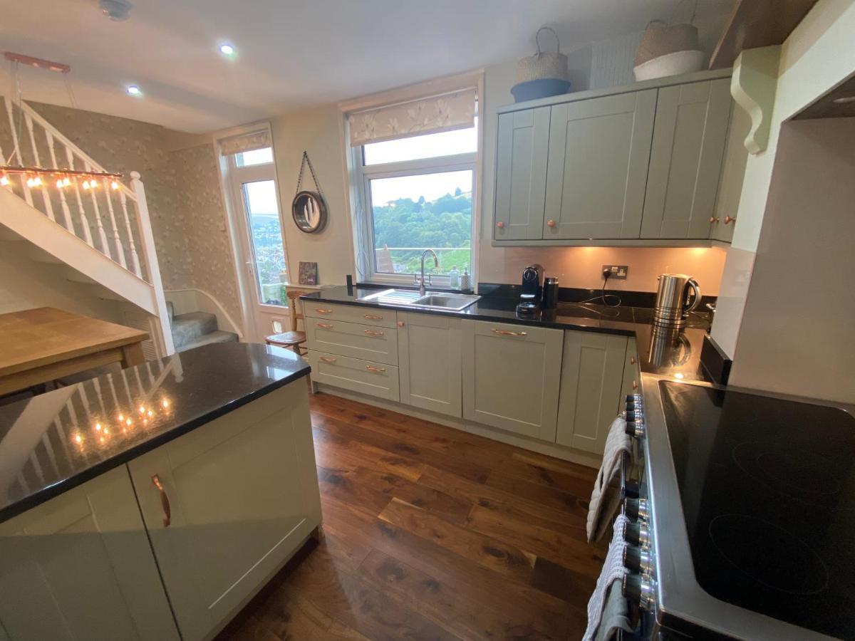 Beautiful 5 Bedroom, Amazing Water & Valley Views Dartmouth Eksteriør bilde