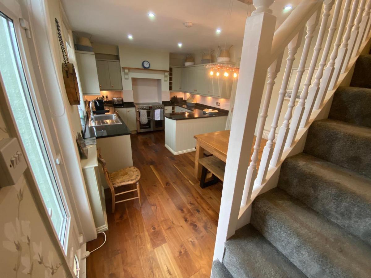 Beautiful 5 Bedroom, Amazing Water & Valley Views Dartmouth Eksteriør bilde